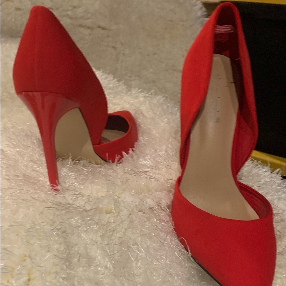 RED PUMP HEELS